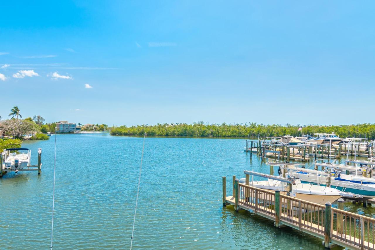 Latitude 26 Waterfront Boutique Resort - Бонита Спрингс Екстериор снимка
