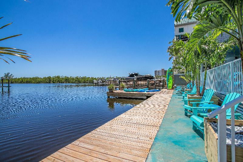 Latitude 26 Waterfront Boutique Resort - Бонита Спрингс Екстериор снимка