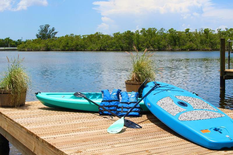 Latitude 26 Waterfront Boutique Resort - Бонита Спрингс Екстериор снимка